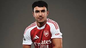 "Arsenal" yarımmüdafiəçi transfer edib